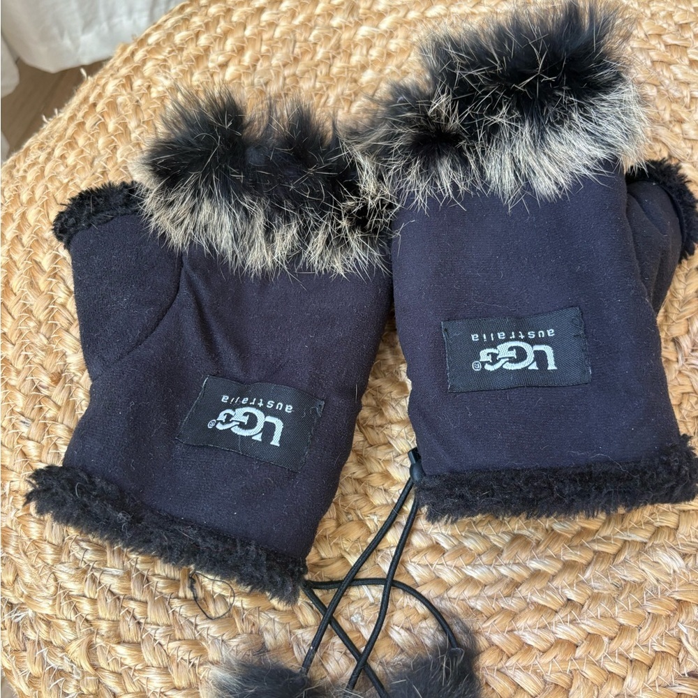 UGG Black Mittens with Faux-Fur Cuff